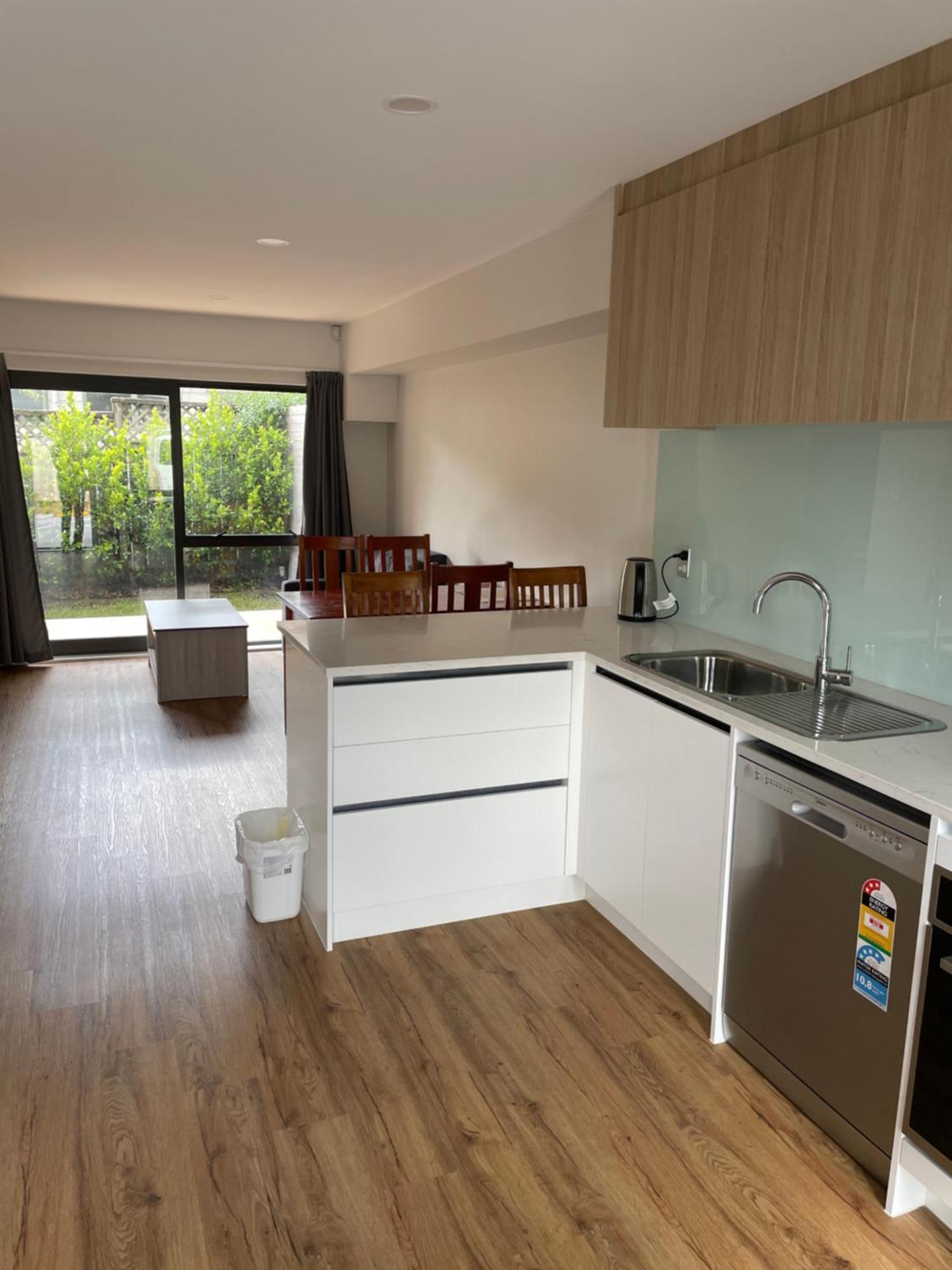 Modern Home By The Reserve Auckland Exteriör bild