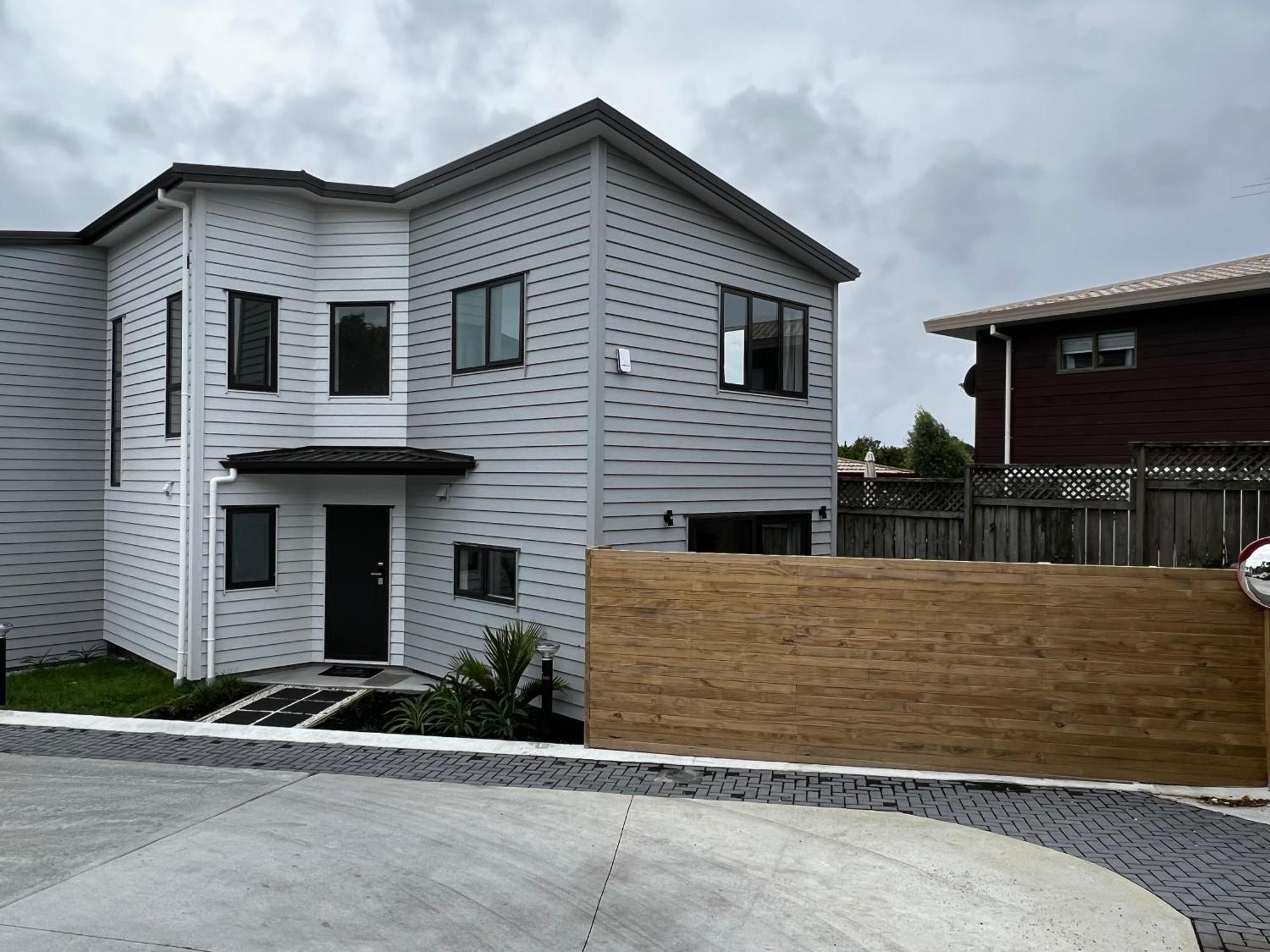 Modern Home By The Reserve Auckland Exteriör bild
